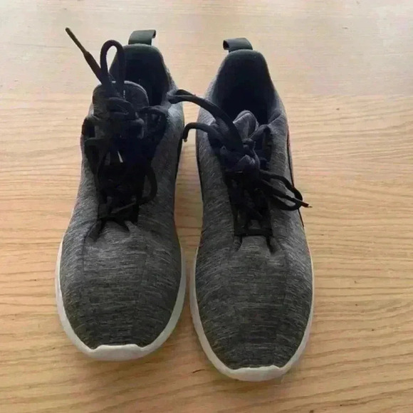 Nike Other - Nike Viale Running Shoe 6.5Y